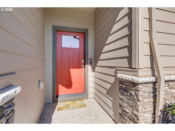 Property Photo:  1149 S Walnut St  OR 97013 