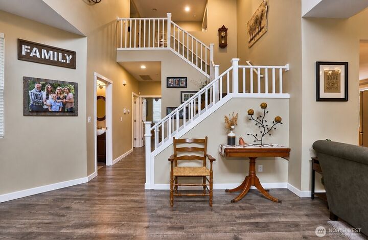 Property Photo: 28091 Maple Ridge Way SE WA 98038