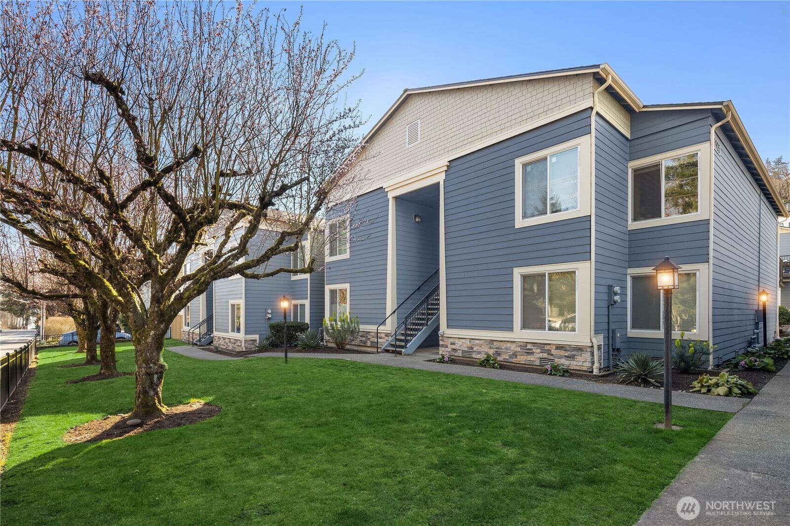 Property Photo: 11901 93rd Avenue NE B205 WA 98034