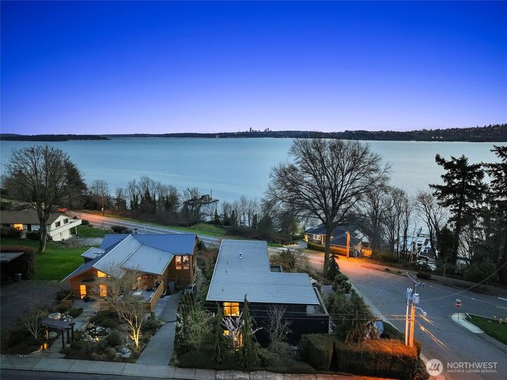 Property Photo: 919 6th Street W WA 98033