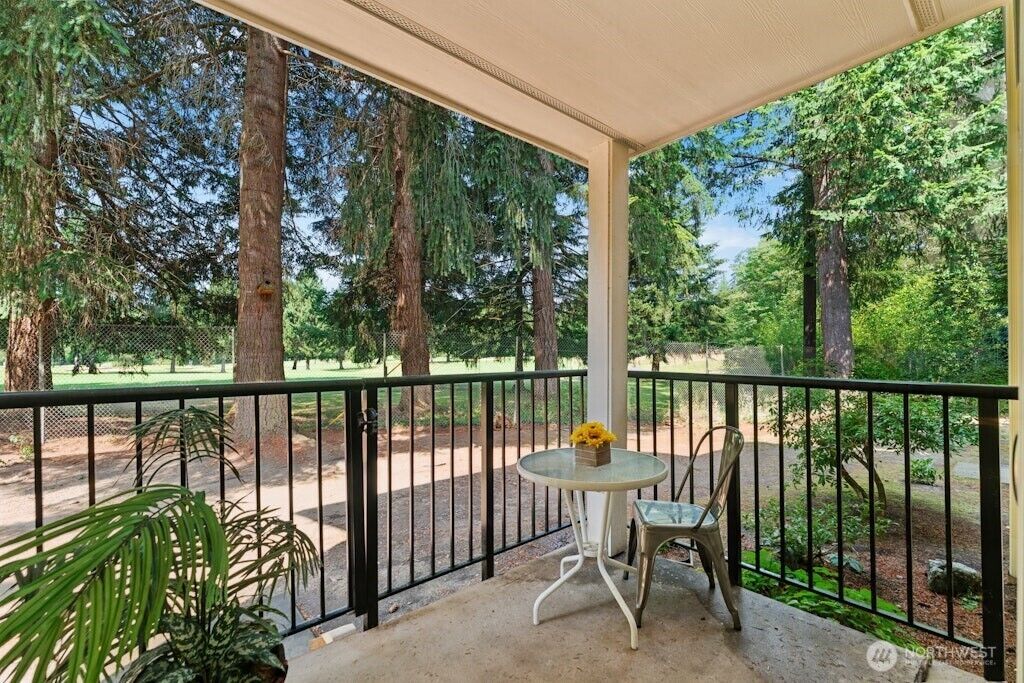 Property Photo: 14602 NE 51st Street D1 WA 98007