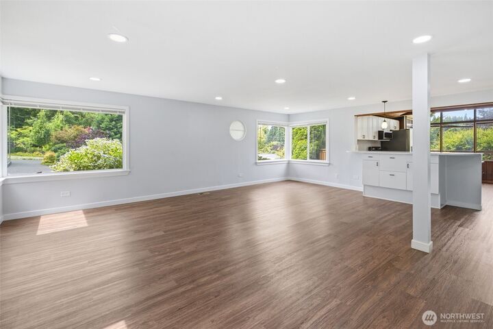 Property Photo:  11331 E Riverside Drive  WA 98011 