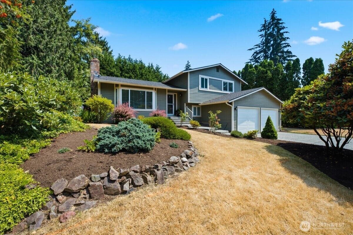 Property Photo:  10901  29th Drive SE  WA 98208 