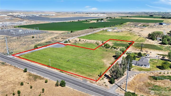 Property Photo:  10310 NE Road 7  WA 98837 