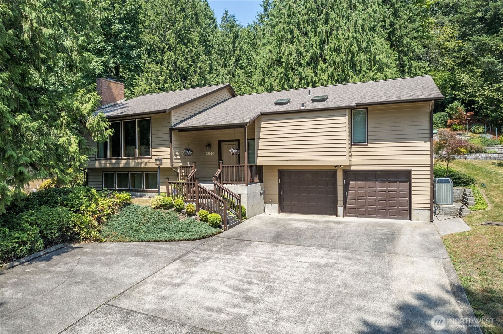 Property Photo: 2646 Maplewood Drive WA 98632