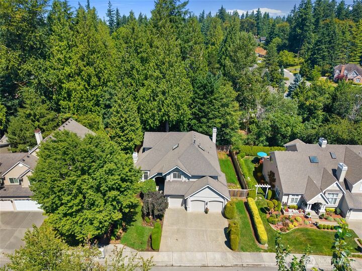 Property Photo: 20534 NE 33rd Court WA 98074