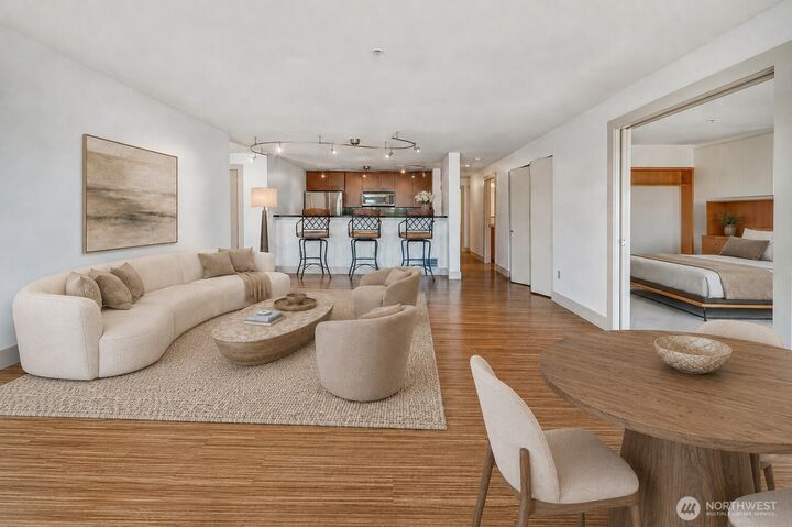 Property Photo:  1550  Eastlake Avenue E 503  WA 98102 