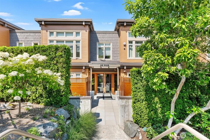 Property Photo:  65  Pine Street 207  WA 98020 