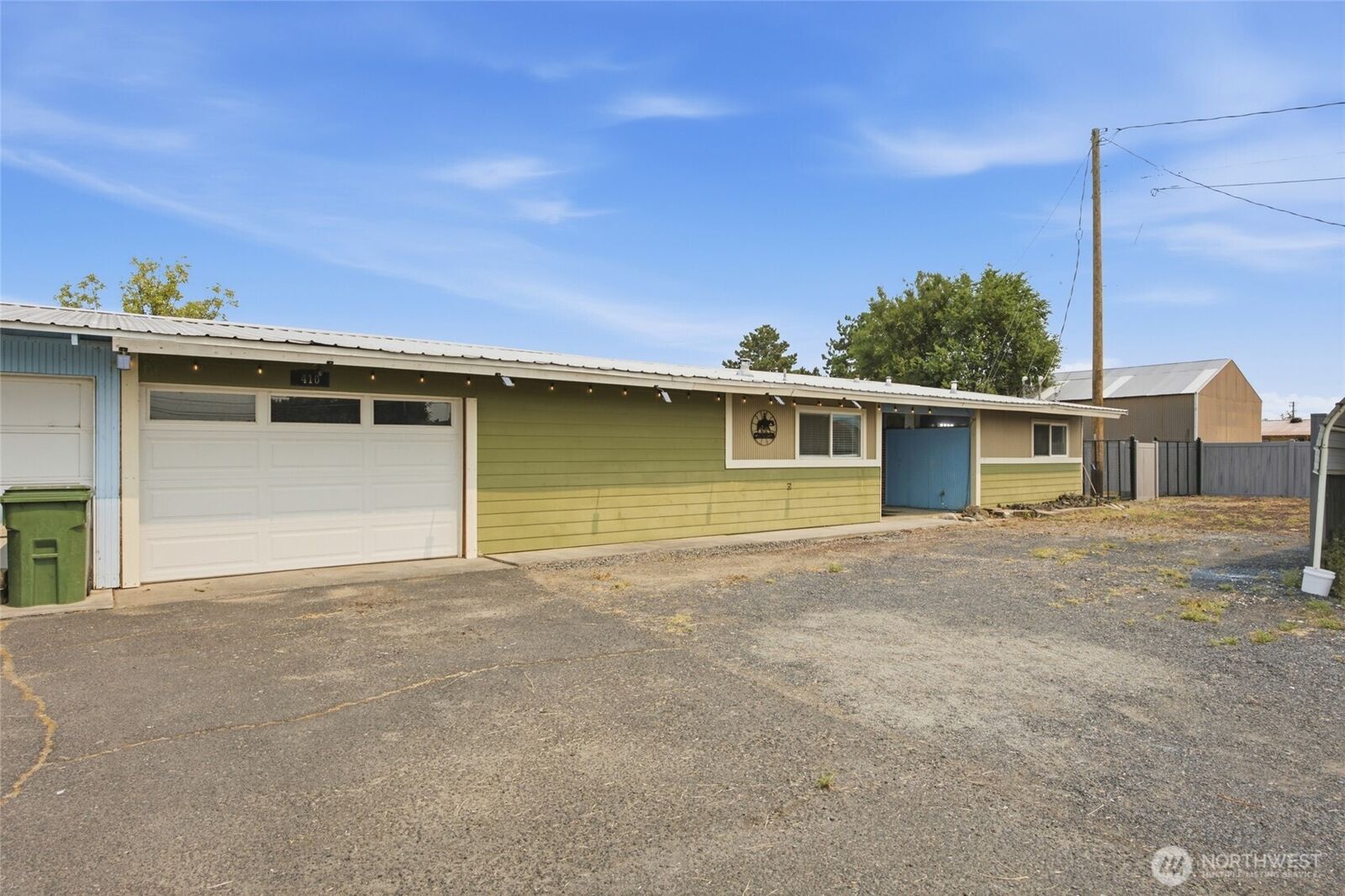 Property Photo: 410 Loring Drive WA 98837