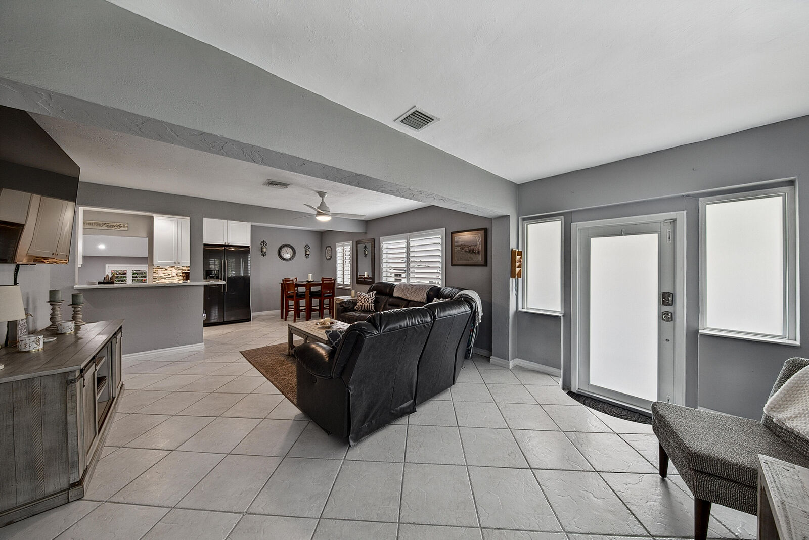 Property Photo:  800 SW 19th Street  FL 33315 