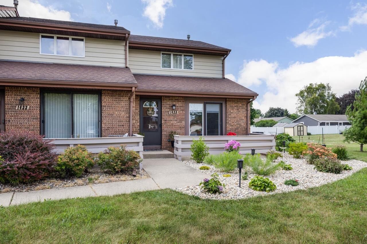 Property Photo: 1435 Laramie Lane 8 WI 53546