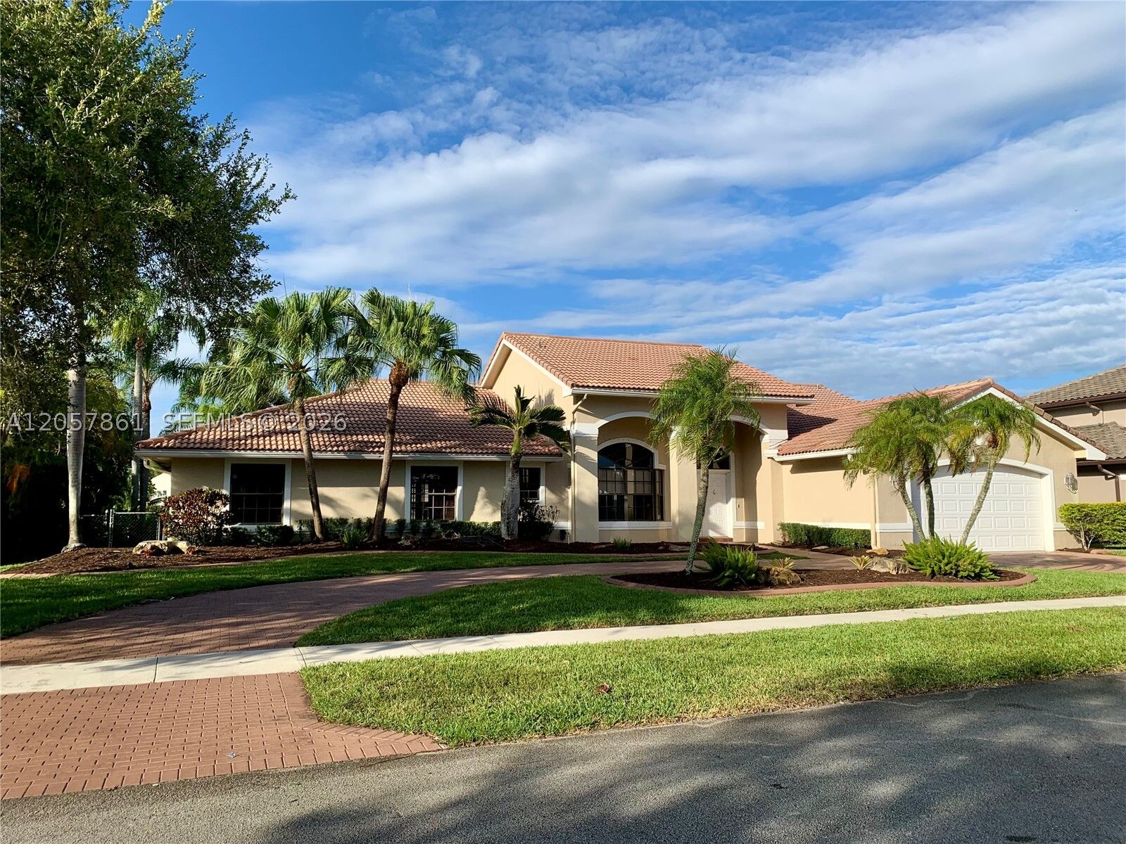 Property Photo:  19331 NW 8th St  FL 33029 