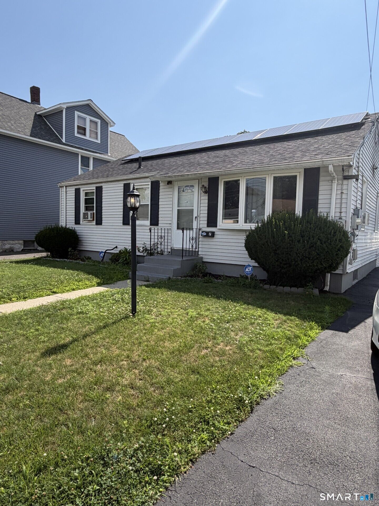 Property Photo:  27 Columbus Street  CT 06108 