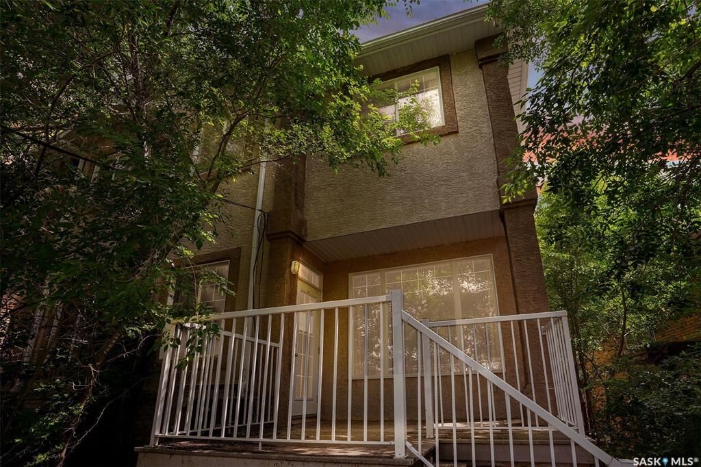 Property Photo: 3876 Robinson Street SK S4S 3C6