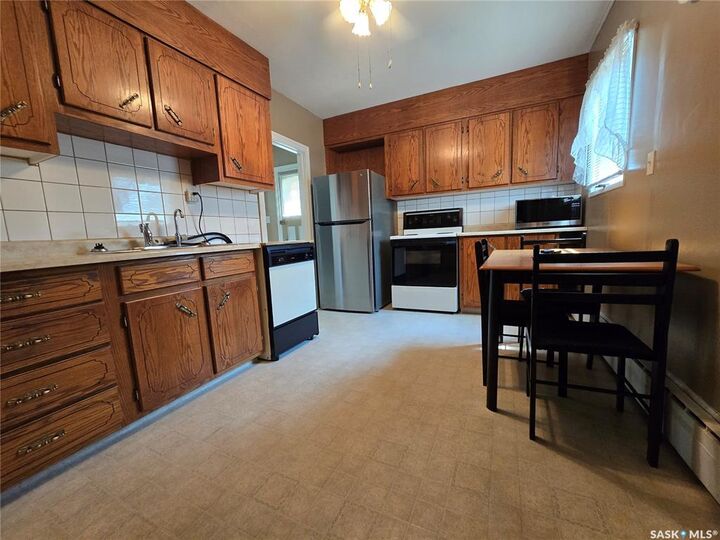 Property Photo:  223 9th Street  SK S4H 1E9 
