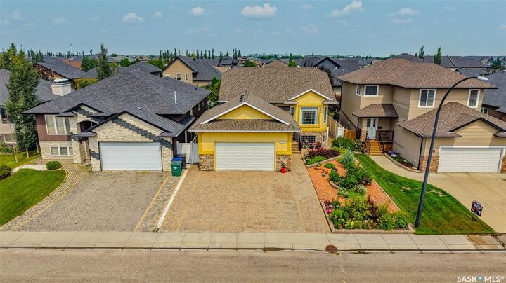 Property Photo: 1514 Shepherd Crescent SK S7W 0B8