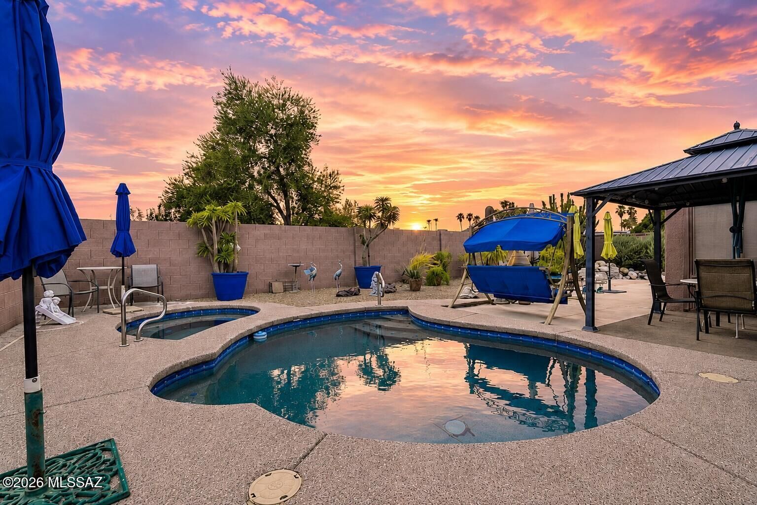 Property Photo:  7861 N Roundstone Drive  AZ 85741 