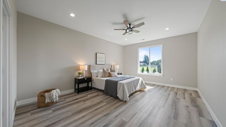 Property Photo:  215622 E SR 397  WA 99337 