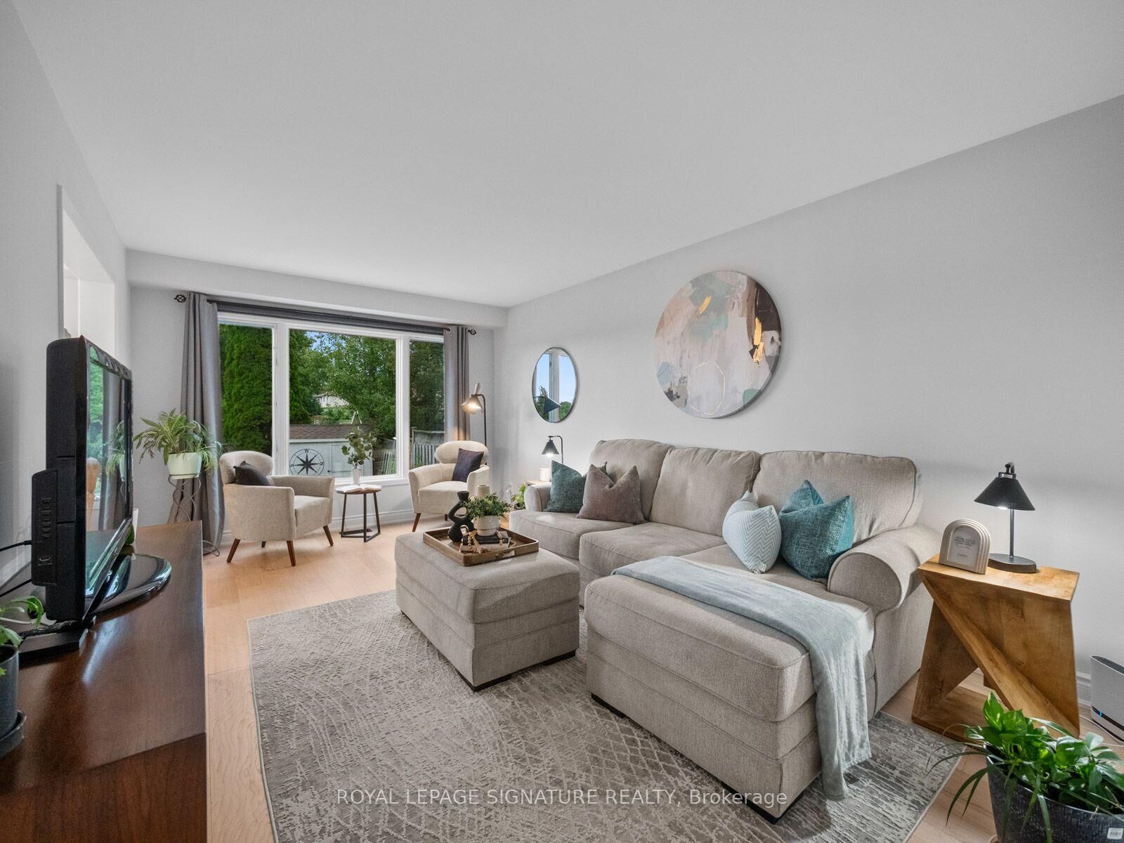 Property Photo:  51 Kintyre Street  ON L1E 2E3 