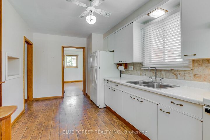 Property Photo:  1201 Patann Drive  ON N5V 2J3 