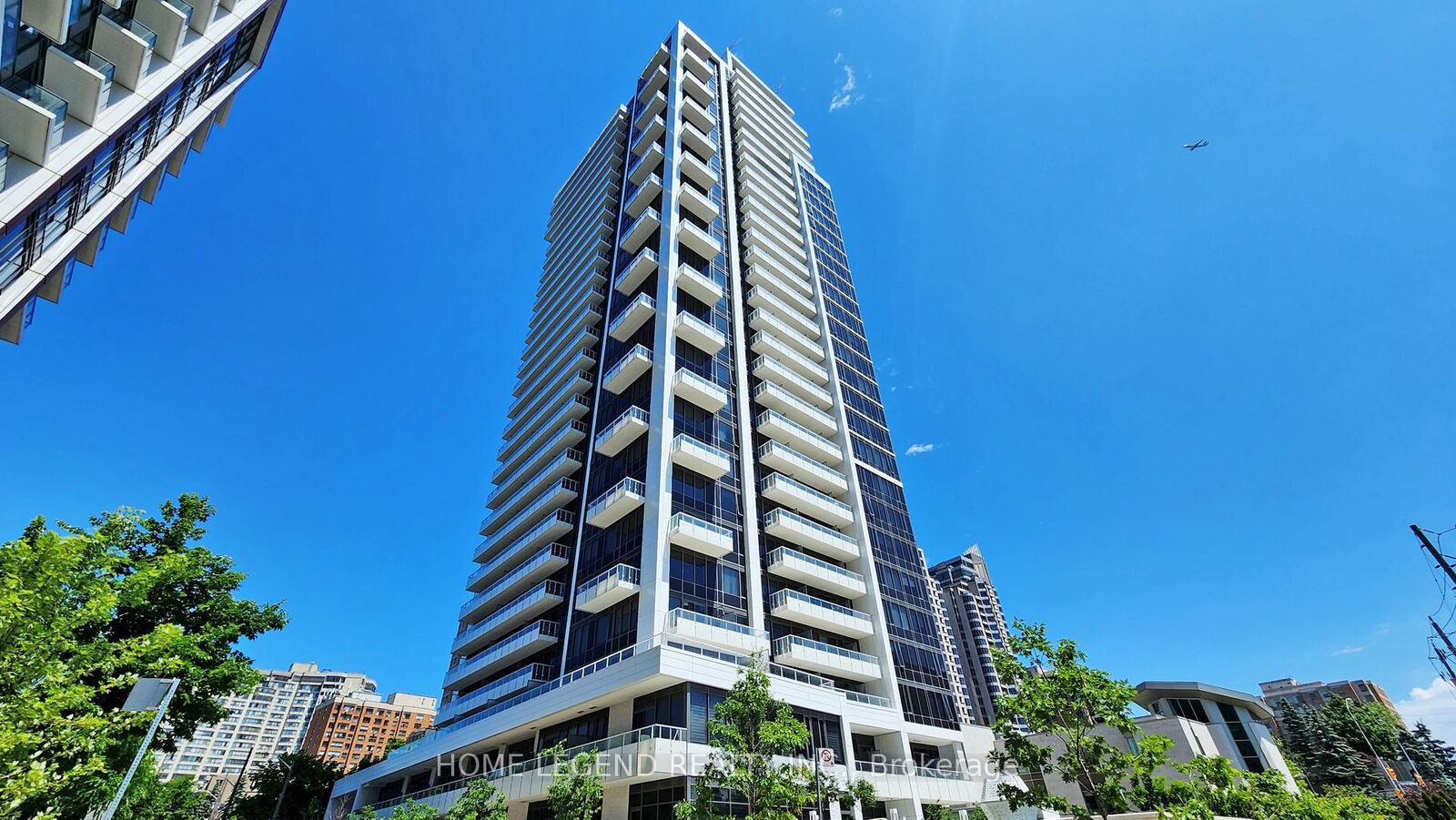 Property Photo:  75 Canterbury Place 1908  ON M2N 0L2 