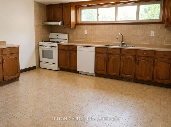 Property Photo: 164 Jules Avenue ON L4L 1Y3