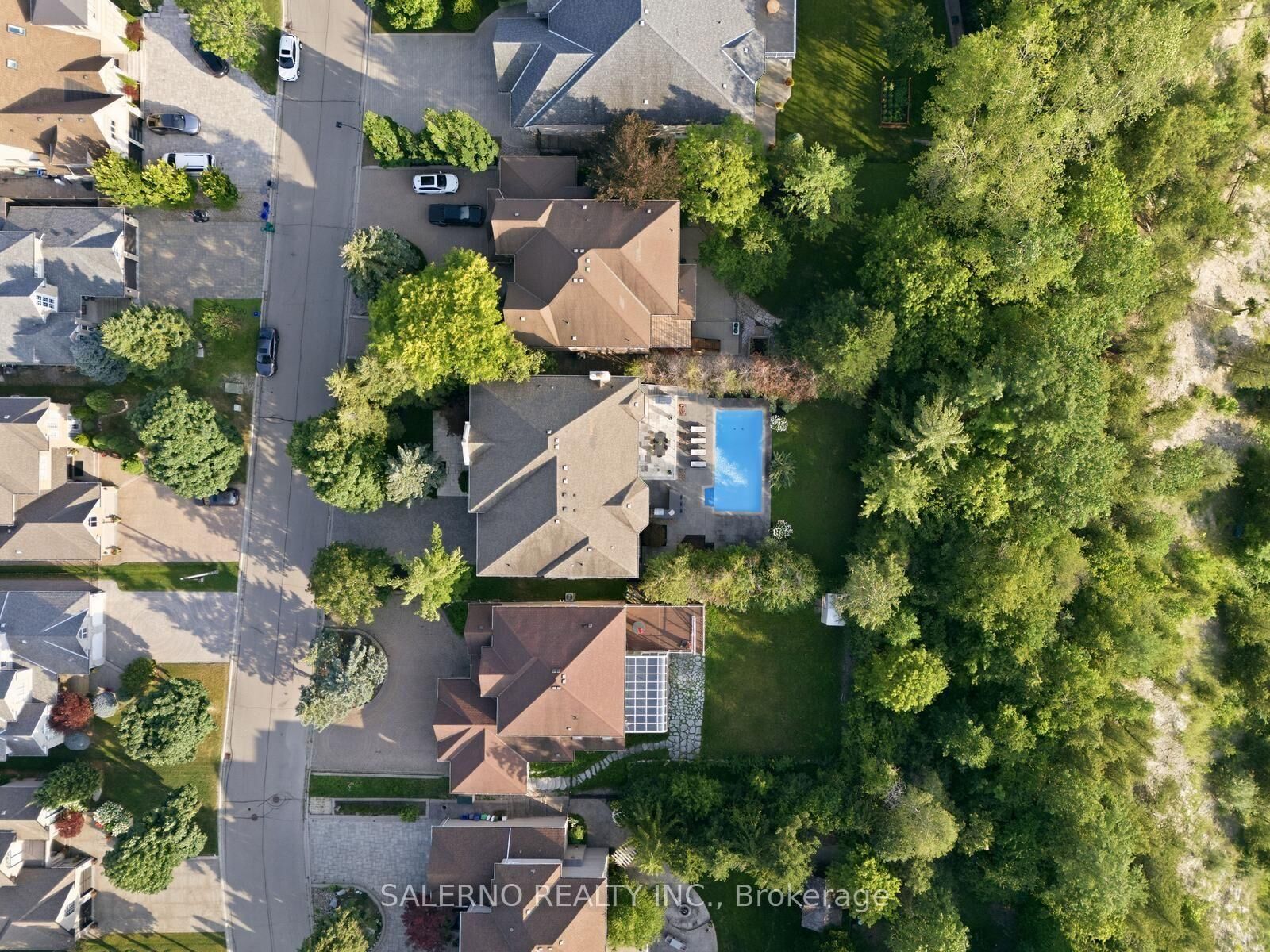 Property Photo:  188 Deerchase Circle  ON L4H 1G9 