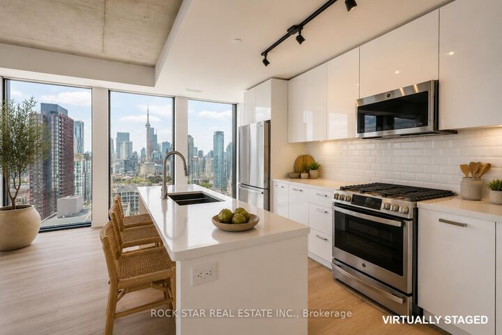 Property Photo:  284 King Street E 2802  ON M5A 1K4 