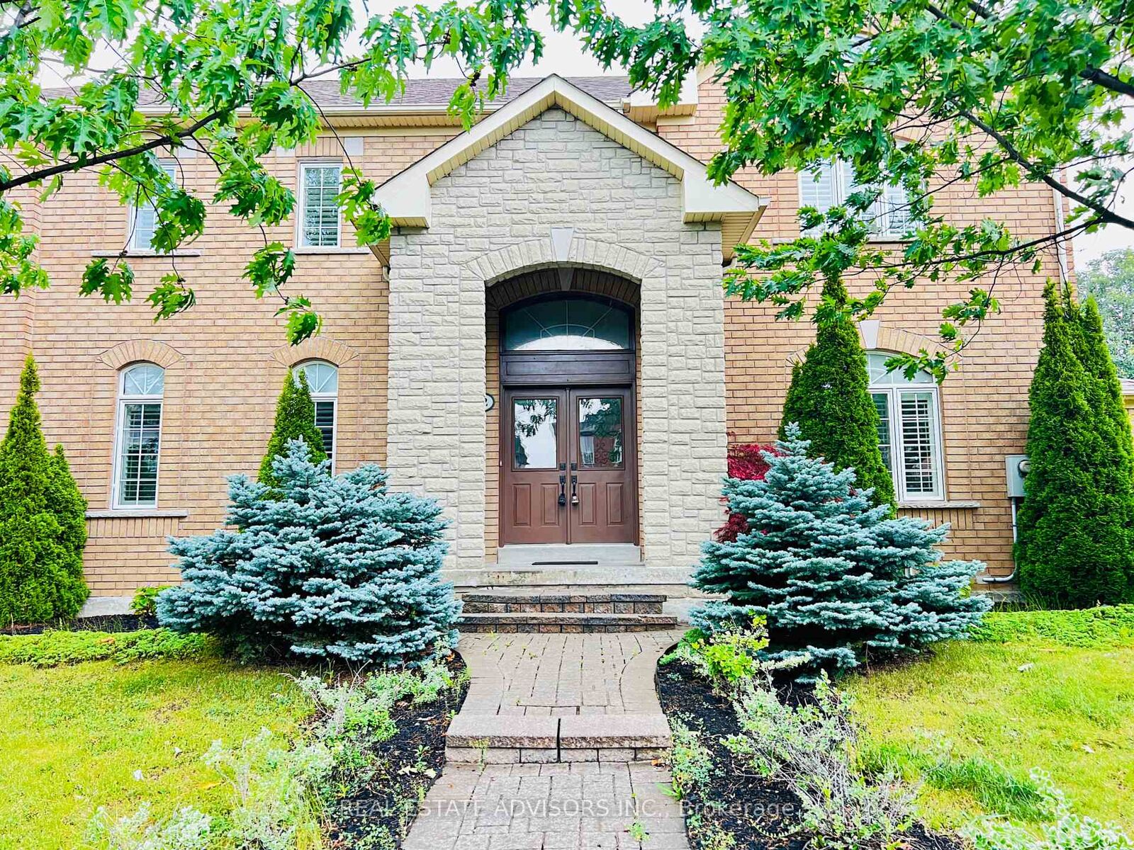 Property Photo: 2 Adam Ernst Court ON L4H 2S5