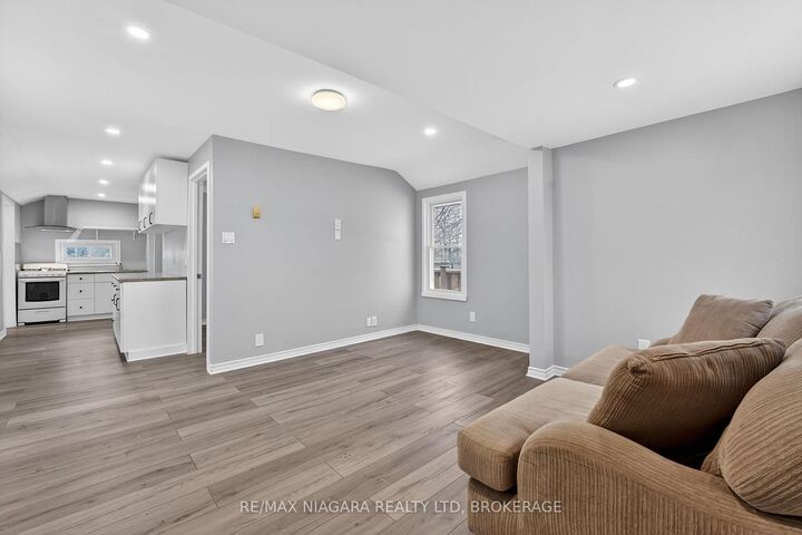 Property Photo:  40 Longtent Avenue  ON L2A 1E3 