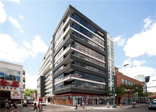 Property Photo: 10 Willison Square 810 ON M5T 0A8