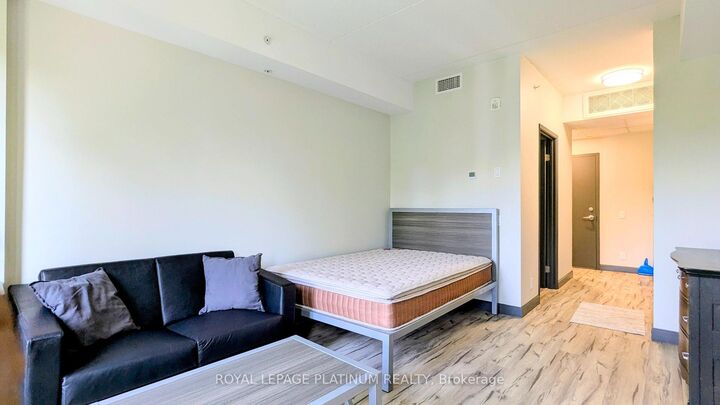 Property Photo:  77 Leland Street 514  ON L8S 3A1 