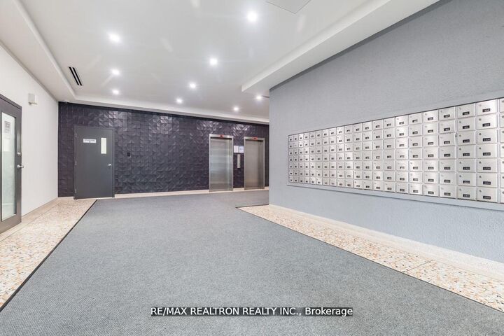 Property Photo:  21 Vaughan Road 307  ON M6G 2N2 