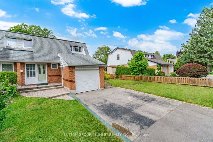Property Photo: 667 Green Meadow Crescent ON L5A 2V3