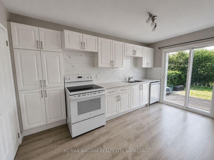 Property Photo:  24 Union Street Unit 2  ON L2S 2R2 