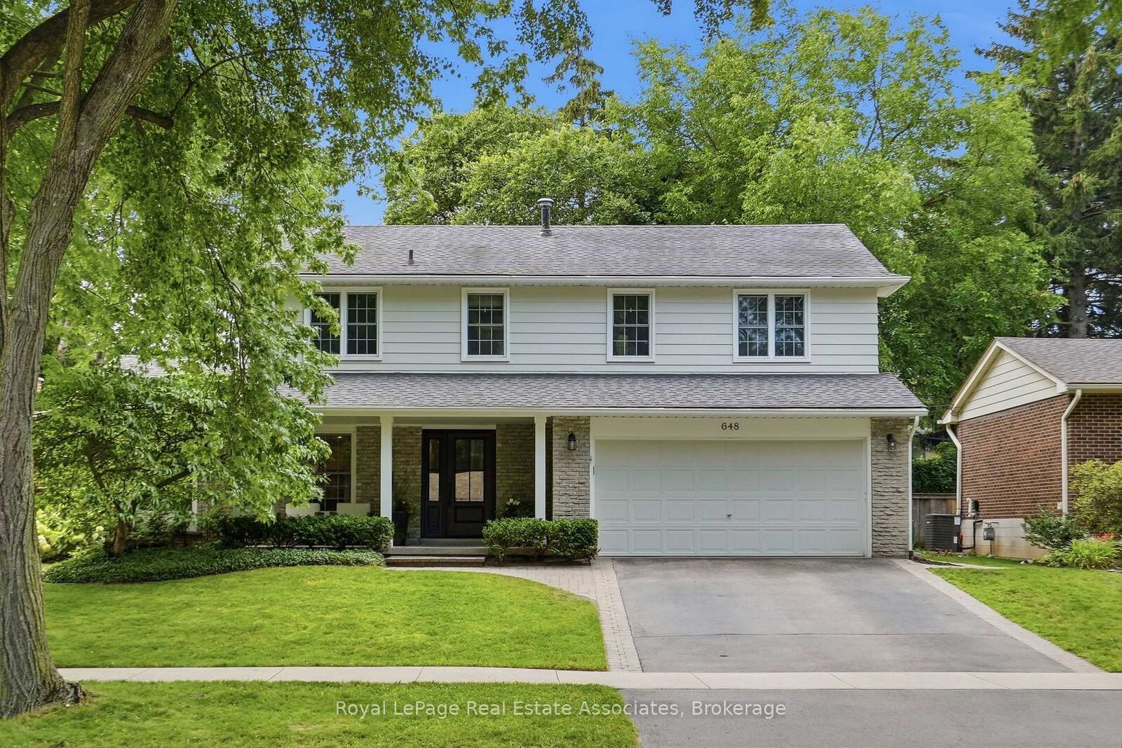 Property Photo: 648 Cherrywood Drive ON L7T 3X1