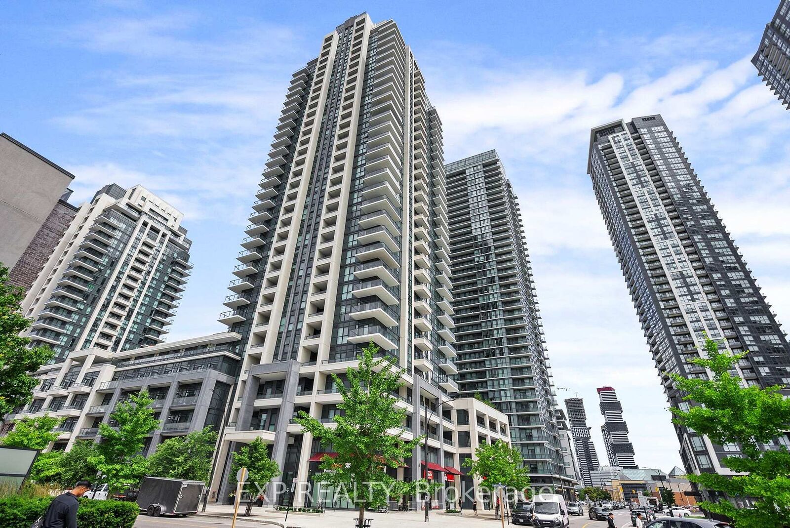 Property Photo: 4055 Parkside Village Drive 614 ON L5B 0K8