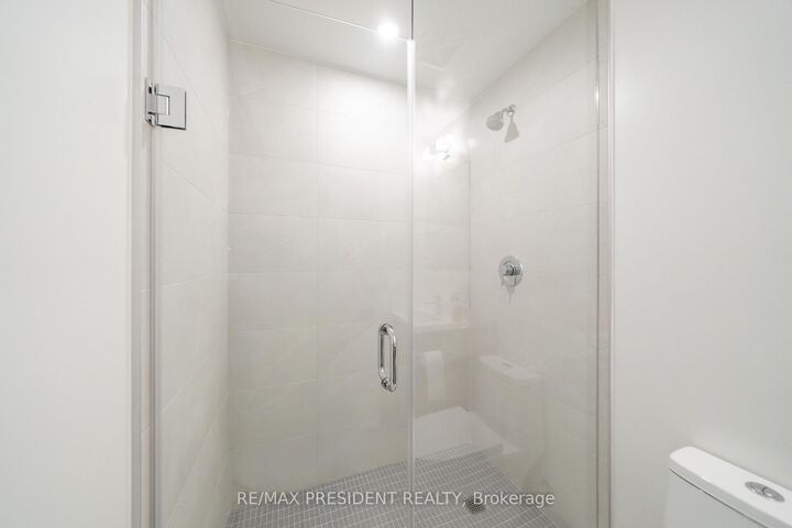 Property Photo: 400 King Street W 610 ON M5V 1K2
