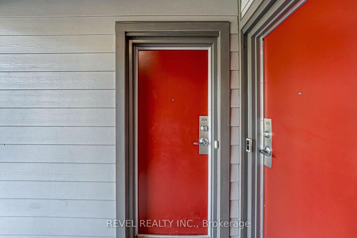 Property Photo:  2635 William Jackson Drive 304  ON L1P 2V8 