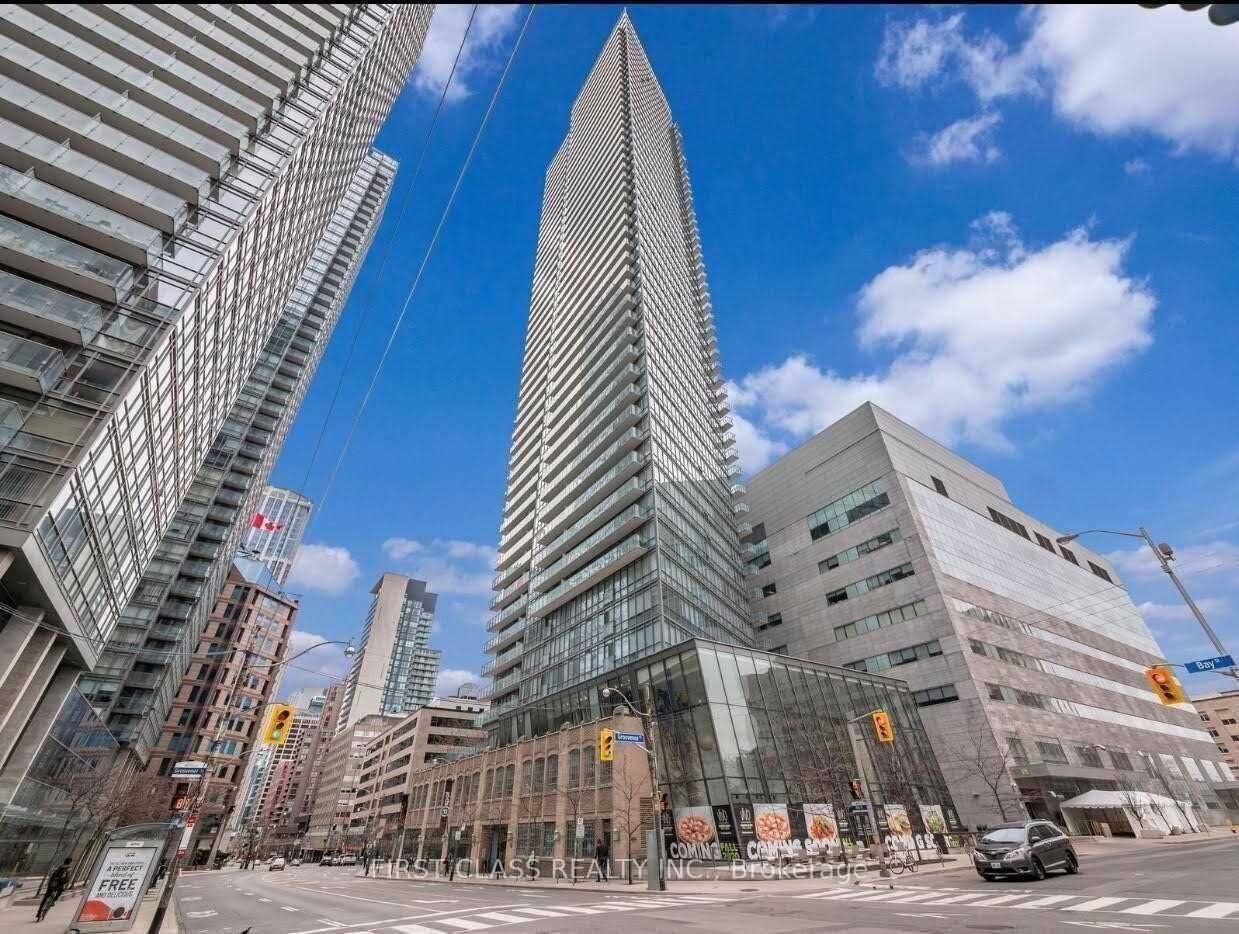 Property Photo: 832 Bay Street 2401 ON M5S 1Z6