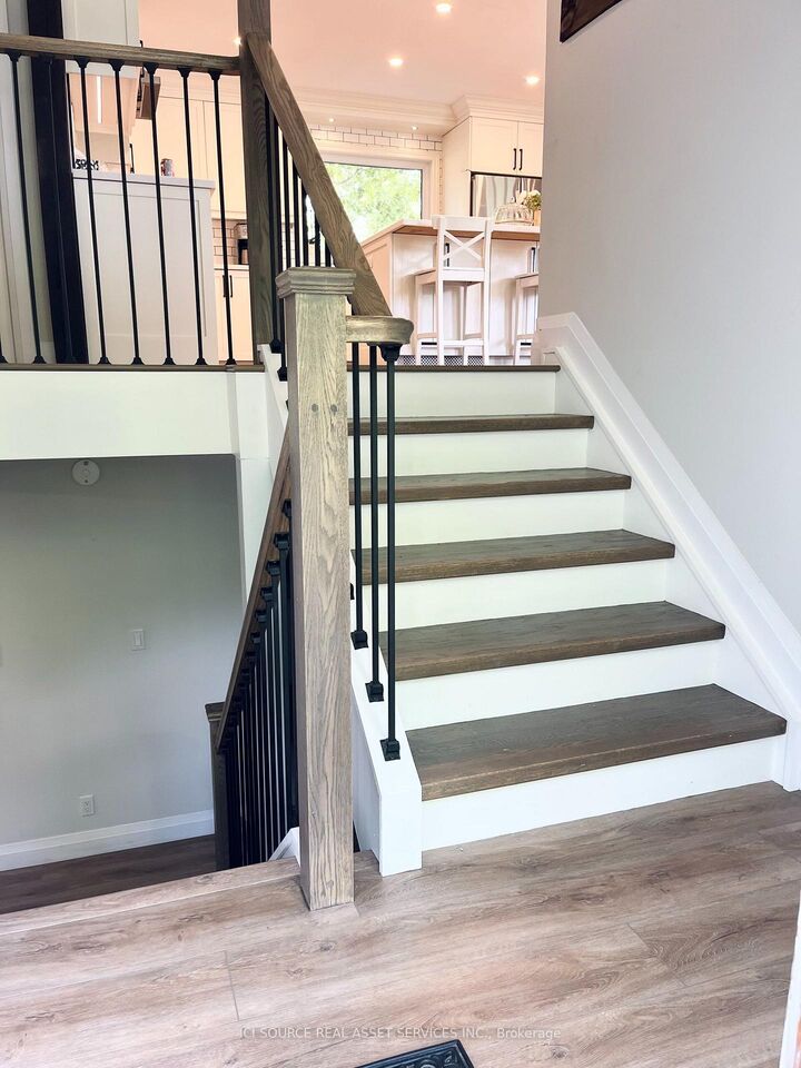 Property Photo: 689 Ravenshoe Road ON L9P 1R2