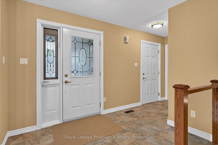 Property Photo: 1742 Ravenwood Drive 507 ON K9K 2R6