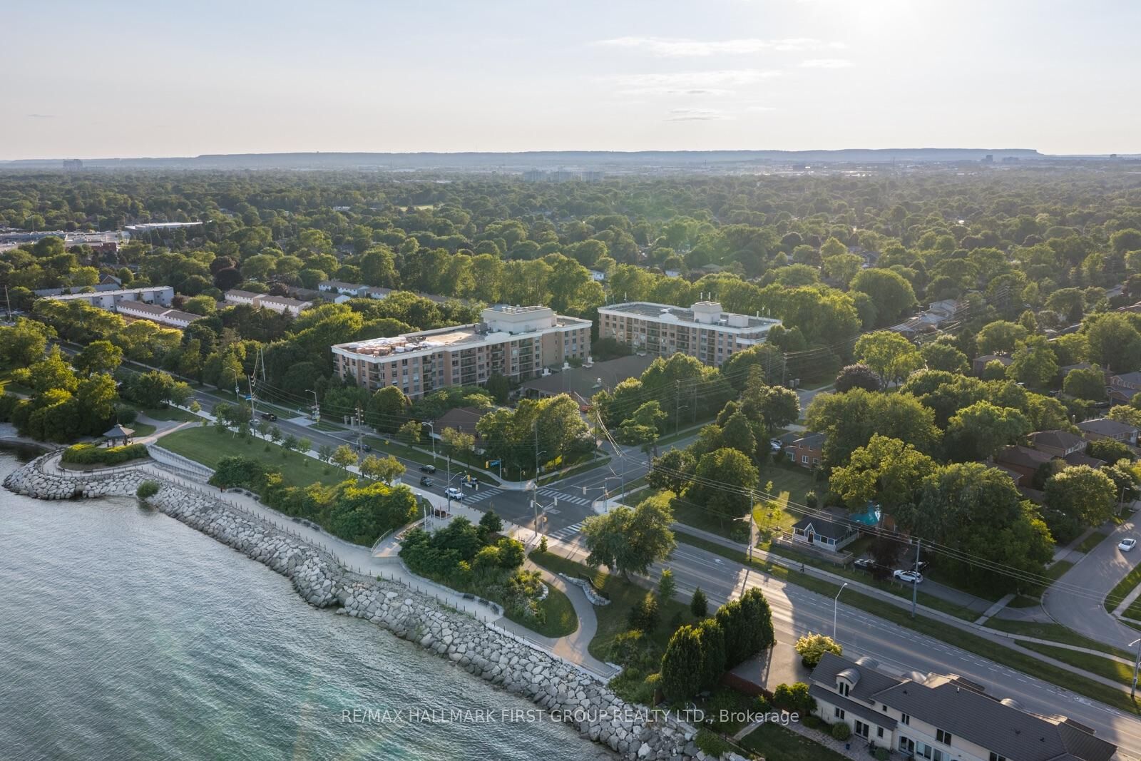 Property Photo: 100 Burloak Drive 1314 ON L7L 6P6