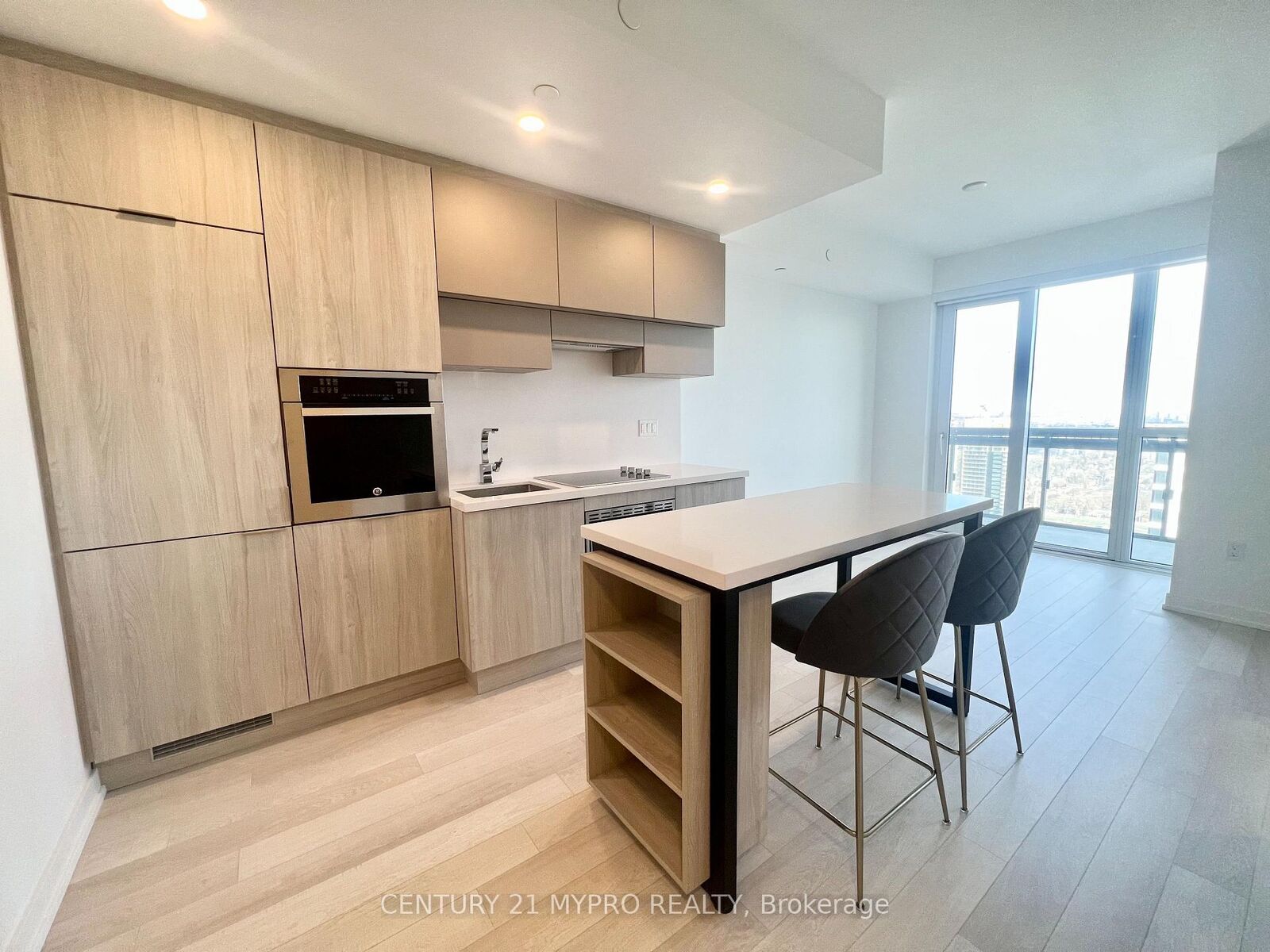 Property Photo:  39 Roehampton Avenue 3802  ON M4P 0G1 