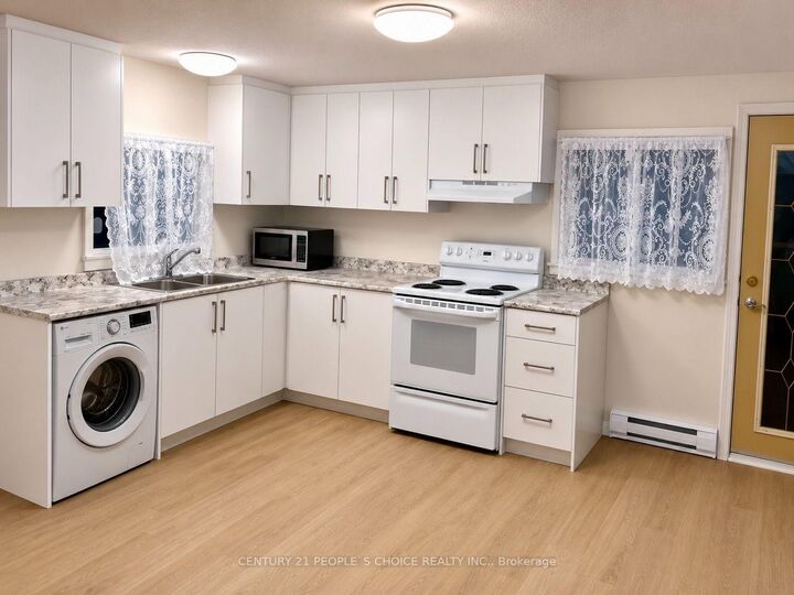 Property Photo:  718 Winters Street N  ON P1B 1S7 