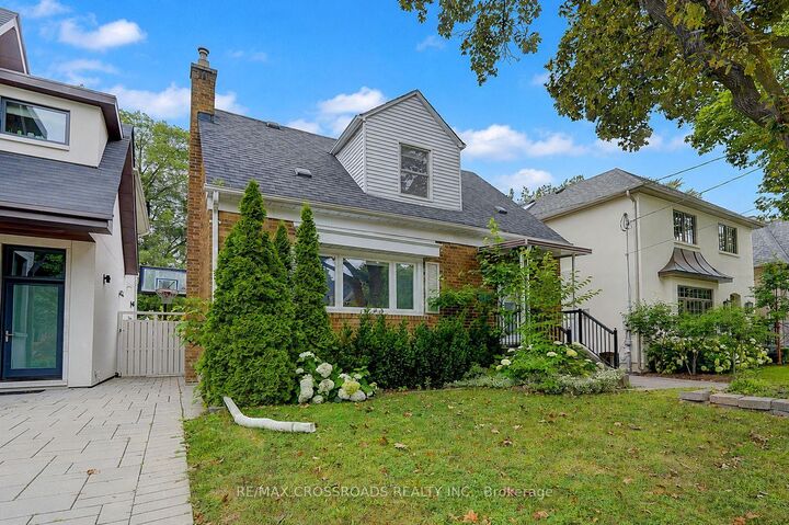 Property Photo:  128 Leacrest Road  ON M4G 1E8 