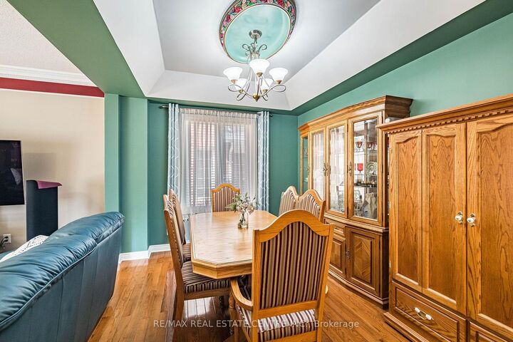 Property Photo:  26 Ballyduff Place  ON L7A 1W6 