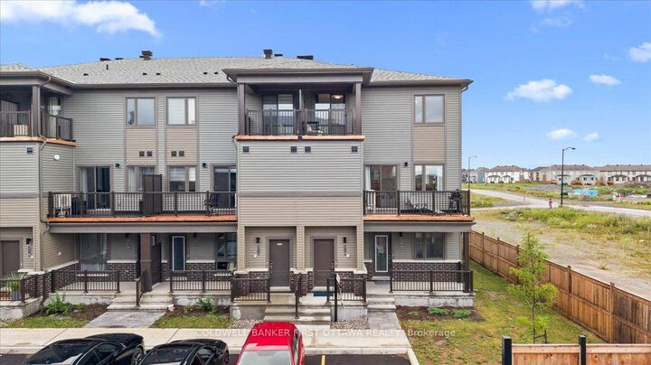 210 Parnian Private — photo 1