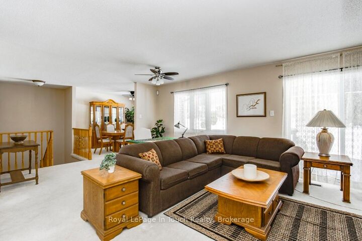 Property Photo:  808 Jane Boulevard  ON L4R 5M4 