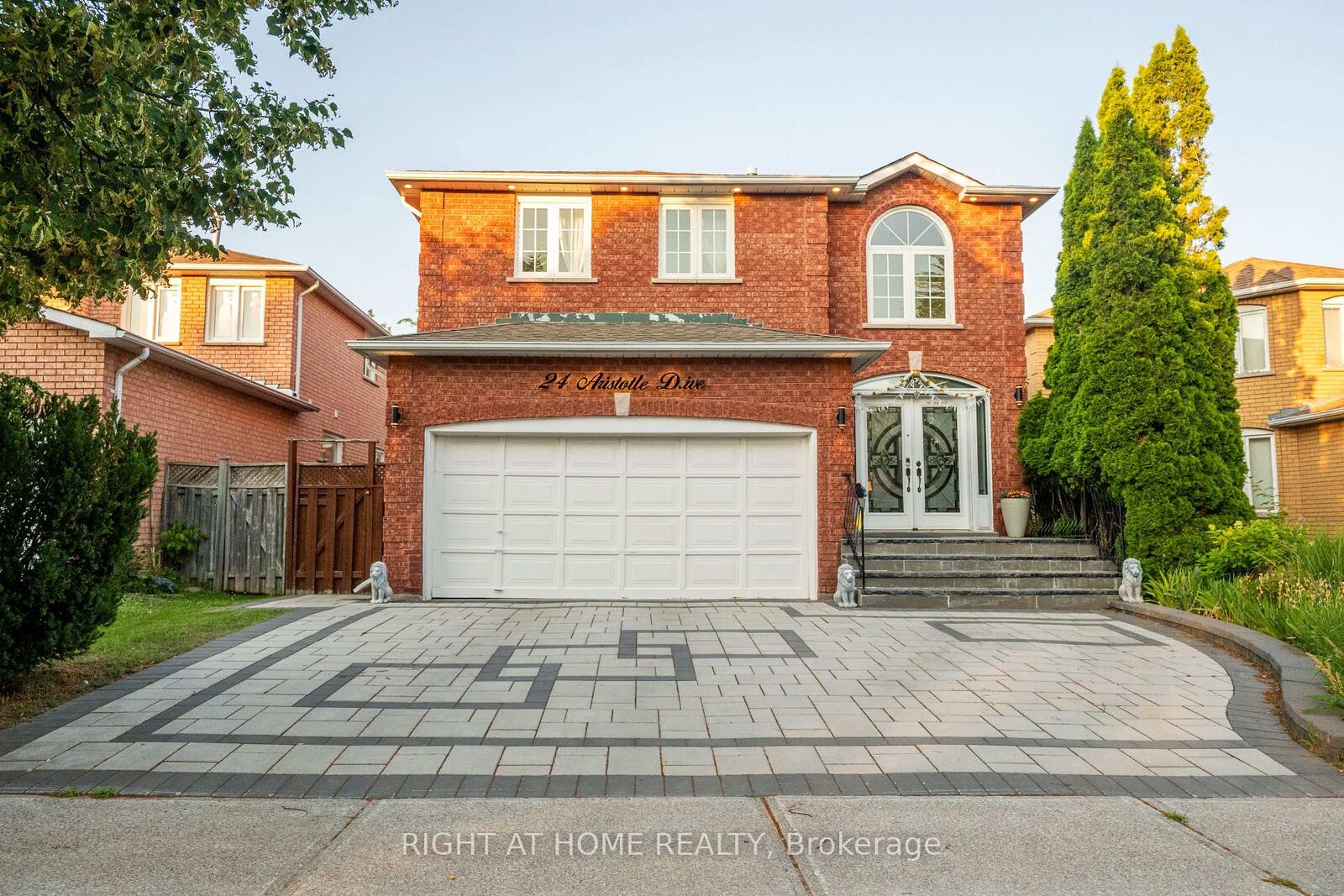 Property Photo: 24 Aristotle Drive E ON L4S 1J2